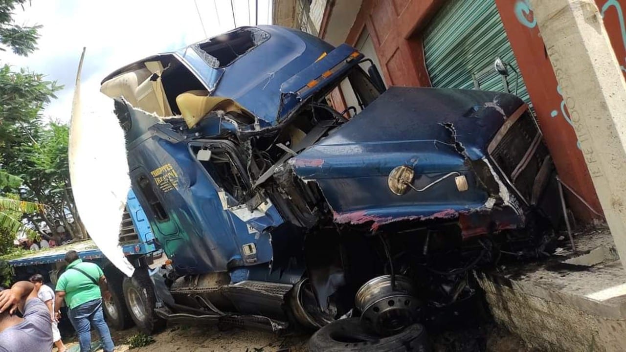 Vinculan a proceso de chofer de tráiler responsable de accidente en que  murieron dos personas - Crónica de Oaxaca